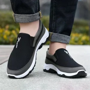 Men Casual Canvas Shoes Lightweight Summer Mesh Shoes Breathable Slip on Flats Men Fashion Walking Shoes Soft Loafers for Men